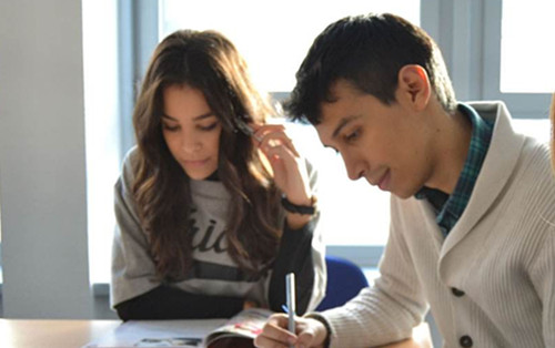 怎么追一个学习好的女生?不会让她感到反感的 怎么追一个学习好的女生?不会让她感到反感的第2张